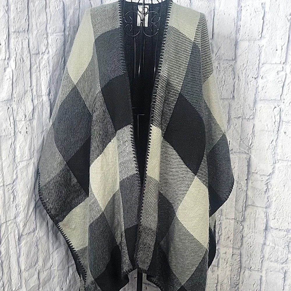 WOOLRICH Black/Gray/White Buffalo Check Reversible Blanket‎ Wrap Poncho OS
